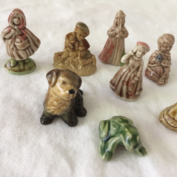 Red Rose Tea Porcelain Whimsies Figurines Wade from England 🇬🇧 - Picture 3 of 7